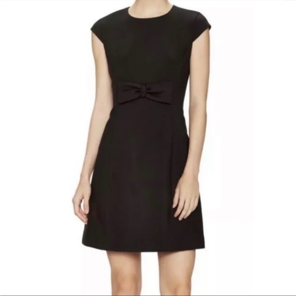 kate spade Dresses & Skirts - Kate spade shift dress, with bow in front. Size 6